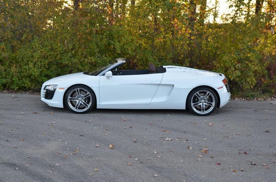 Audi R8 Spyder 2011 года  (NA) (фото 9 из 59)